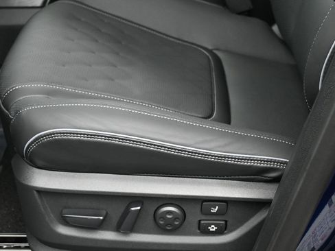 New 2026 INFINITI QX80 Autograph image 19