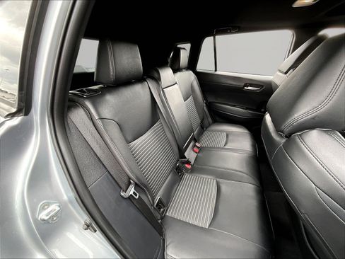 Used 2024 Toyota Corolla Cross AWD Hybrid w/ Convenience Package image 25