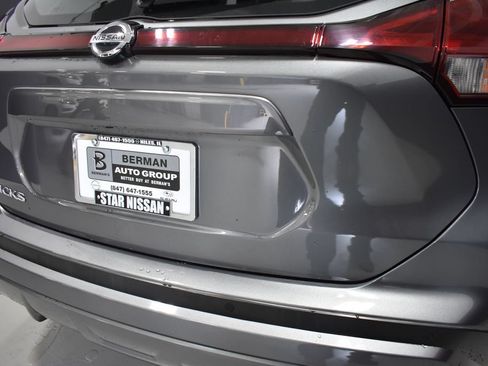 Used 2021 Nissan Kicks S FWD image 12