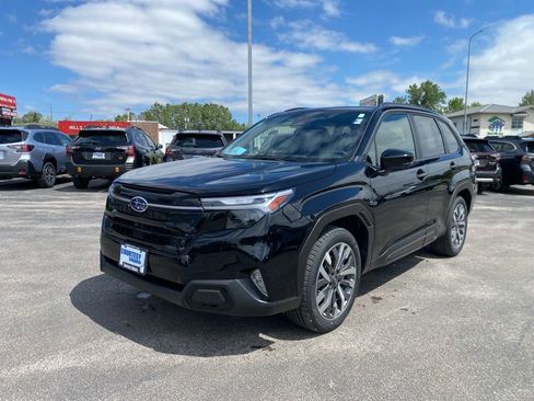 Certified 2025 Subaru Forester Touring AWD/4WD image 3