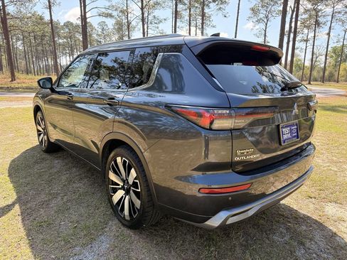 Used 2025 Mitsubishi Outlander SEL AWD/4WD image 3