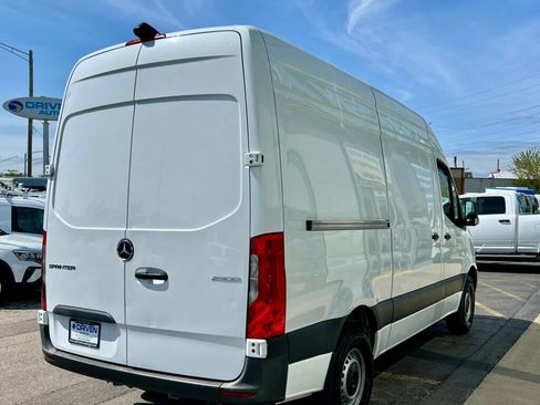 Used 2022 Mercedes-Benz Sprinter 2500 image 5