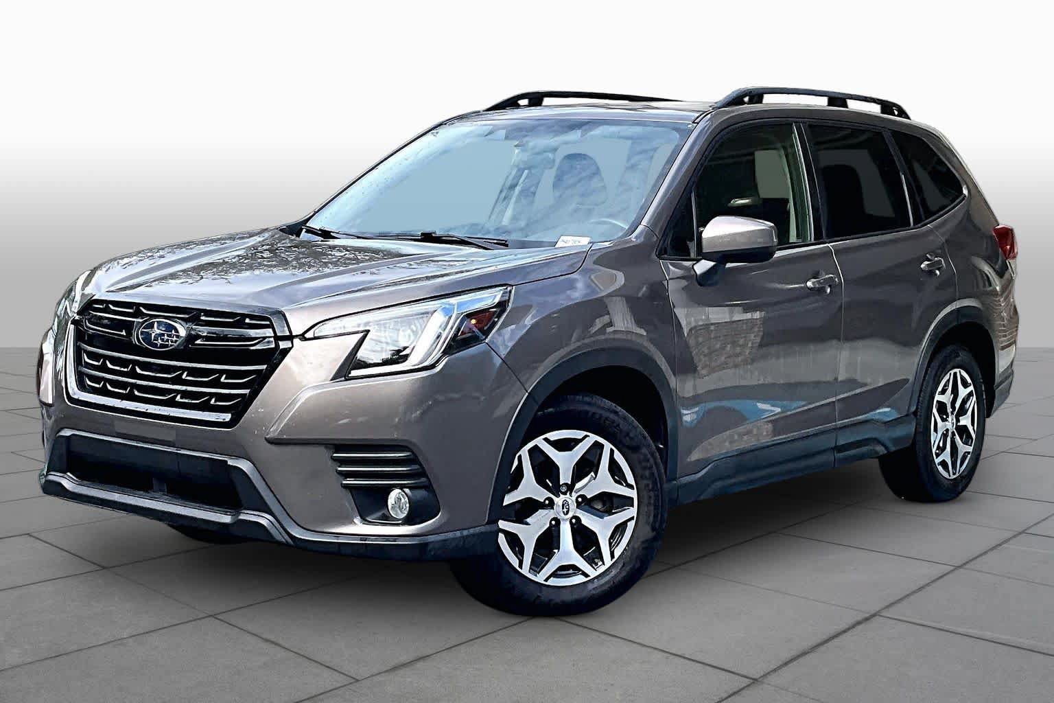 Used 2023 Subaru Forester Premium AWD/4WD image 2