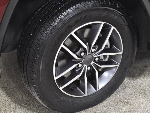 Certified 2022 Jeep Grand Cherokee Limited image 11