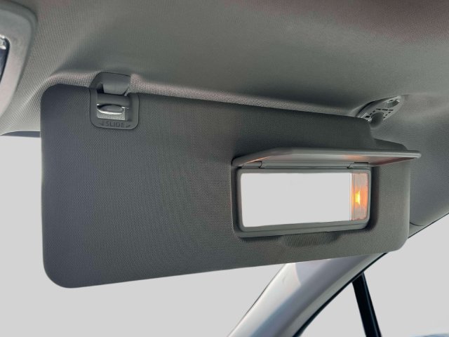 Certified 2025 Toyota Sienna XLE FWD image 32
