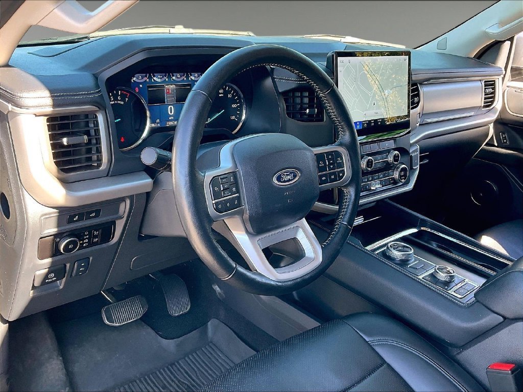 Used 2024 Ford Expedition XLT AWD/4WD image 8