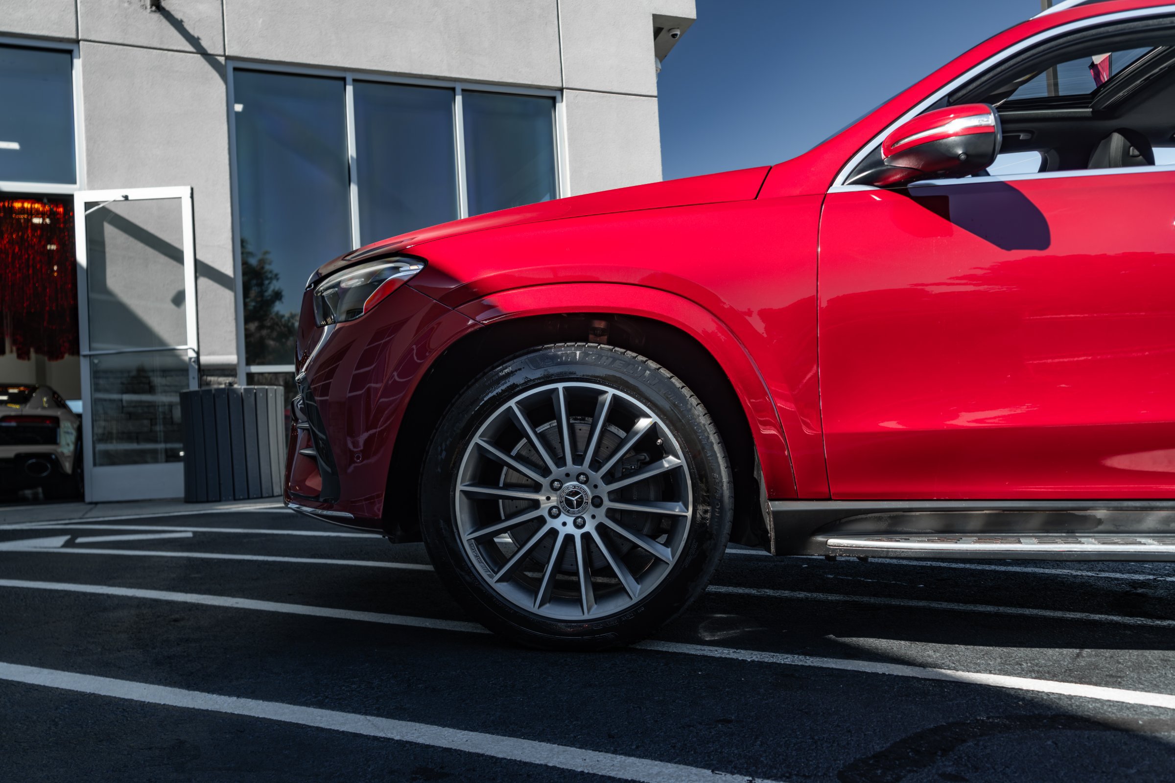 Used 2024 Mercedes-Benz GLE 350 4MATIC w/ AMG Line Exterior image 24