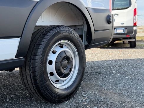 New 2025 Ford Transit 150 Low Roof image 28