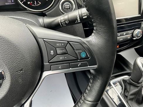 Used 2019 Nissan Rogue SV w/ Sun & Sound Touring Package image 28