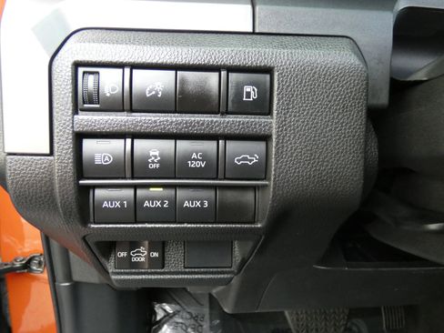 Used 2025 Toyota Tacoma TRD Off-Road w/ TRD Off Road Premium Package image 75