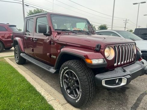 Used 2022 Jeep Gladiator Overland w/ Cold Weather Group AWD/4WD image 3