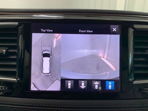 Used 2020 Chrysler Pacifica Limited w/ Tire & Wheel Group image 11