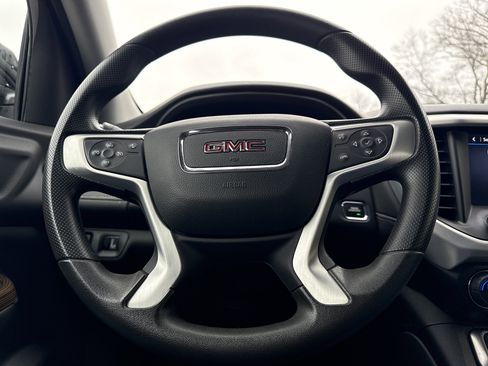 Used 2023 GMC Acadia SLE w/ Driver Convenience Package image 28