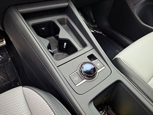 New 2026 Volkswagen Tiguan SE R-Line image 9