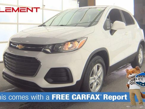 Used 2022 Chevrolet Trax LS AWD/4WD image 1