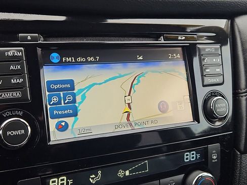 Used 2017 Nissan Rogue SL image 16