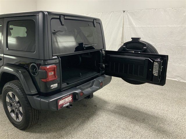 Used 2018 Jeep Wrangler Unlimited Sahara AWD/4WD image 7