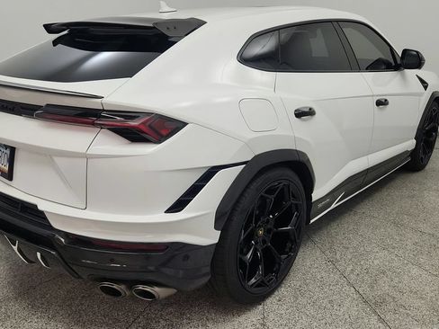 Used 2023 Lamborghini Urus Performante AWD/4WD image 30