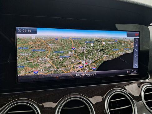 Used 2018 Mercedes-Benz E 400 4MATIC Sedan image 24