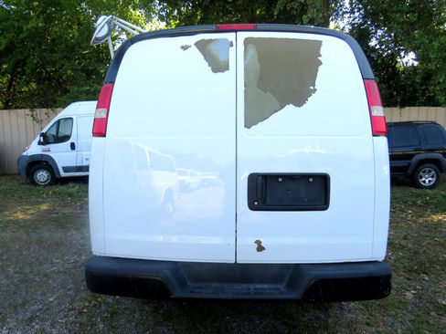 Used 2009 Chevrolet Express 2500 2500 Extended Cargo image 6