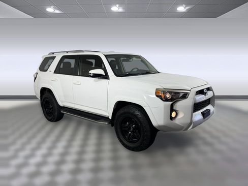 Used 2017 Toyota 4Runner SR5 Premium RWD image 7