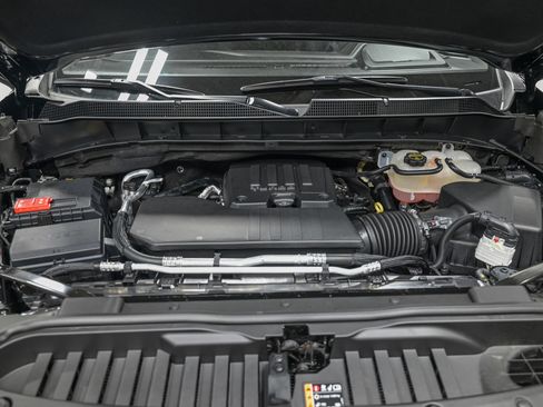 Used 2025 Chevrolet Silverado 1500 LT AWD/4WD image 11