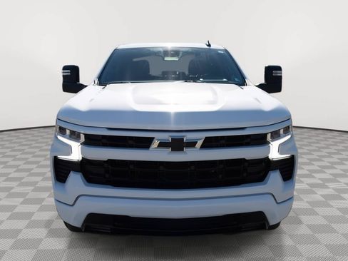 Used 2024 Chevrolet Silverado 1500 RST w/ Z71 Off-Road Package AWD/4WD image 2