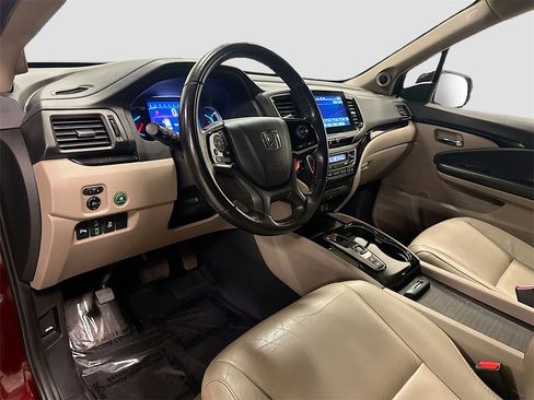 Used 2019 Honda Pilot Touring image 9