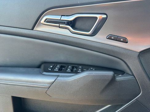 Used 2023 Kia Sportage SX image 20