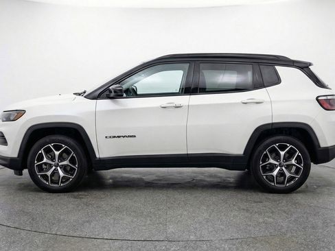 Used 2025 Jeep Compass Limited image 5