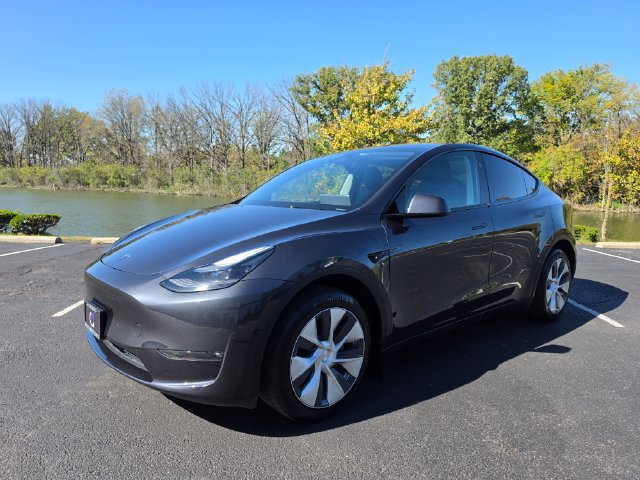 Used 2024 Tesla Model Y Long Range AWD/4WD image 12