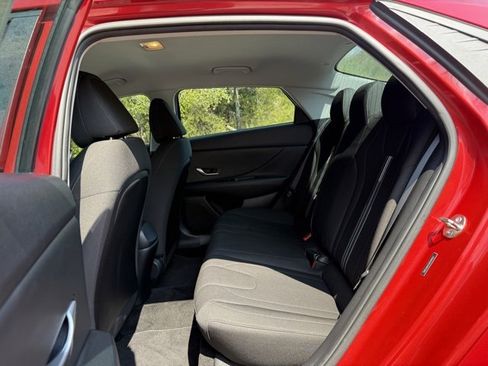 Used 2023 Hyundai Elantra SEL image 24