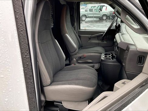 Certified 2024 GMC Savana 2500 w/ Driver Convenience Package image 6