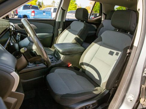 Used 2019 Chevrolet Traverse LT w/ LPO, 'HIT The Road' Package AWD/4WD image 13