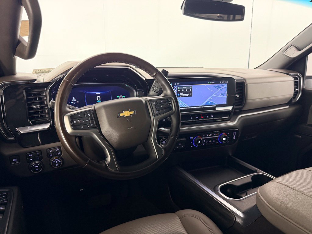 Used 2025 Chevrolet Silverado 2500 LTZ w/ LTZ Convenience Package AWD/4WD image 15