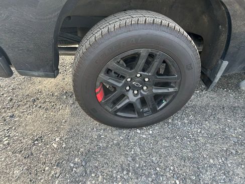 Used 2023 Chevrolet Silverado 1500 RST w/ Redline Edition AWD/4WD image 11