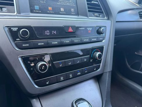 Used 2016 Hyundai Sonata Sport w/ Option Group 1V FWD image 17