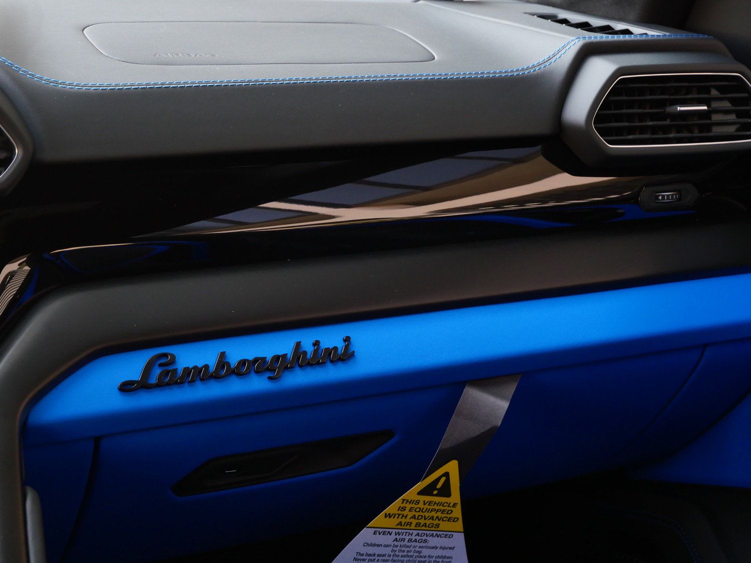 Used 2024 Lamborghini Urus S AWD/4WD image 22