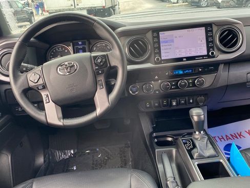 Used 2023 Toyota Tacoma TRD Sport image 9