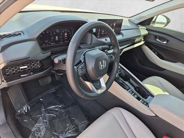 Used 2025 Honda Accord Touring image 10