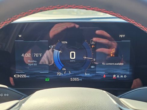 Used 2025 Chevrolet Equinox EV RS FWD image 12