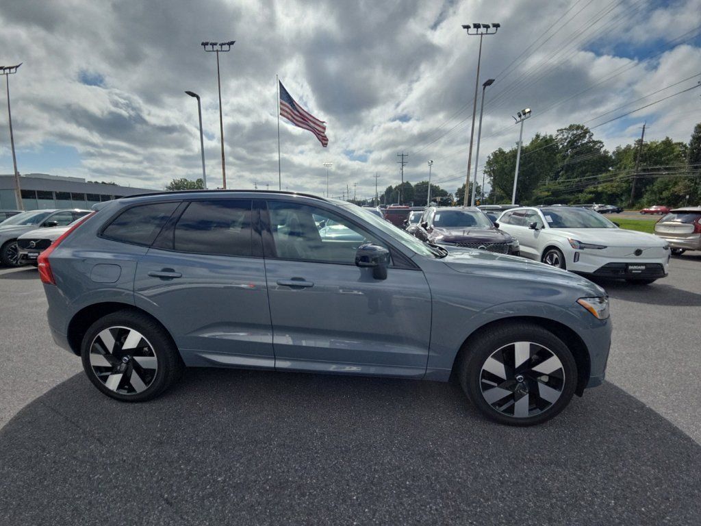 Certified 2024 Volvo XC60 T8 Plus w/ Climate Package AWD/4WD image 4