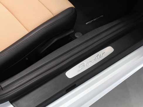 Used 2021 Porsche 718 Boxster w/ Premium Package RWD image 65