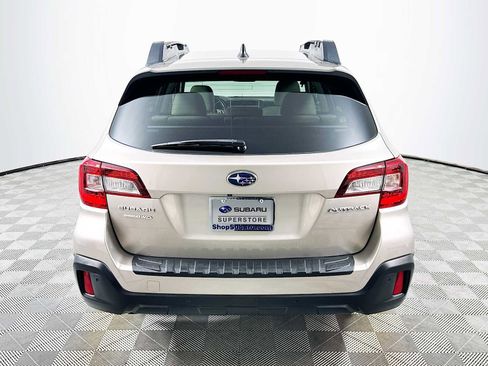 Used 2018 Subaru Outback 2.5i Limited image 6