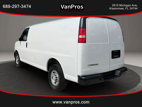 Used 2019 Chevrolet Express 2500 w/ Driver Convenience Package RWD image 3