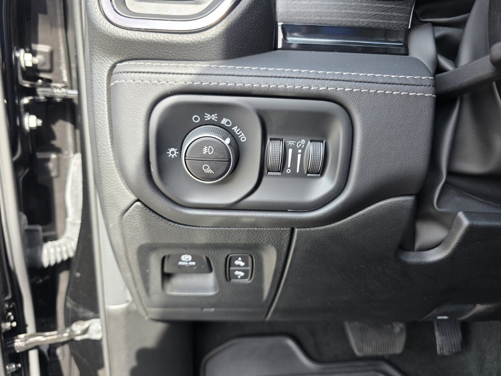 Used 2024 RAM 1500 Limited w/ Night Edition AWD/4WD image 26