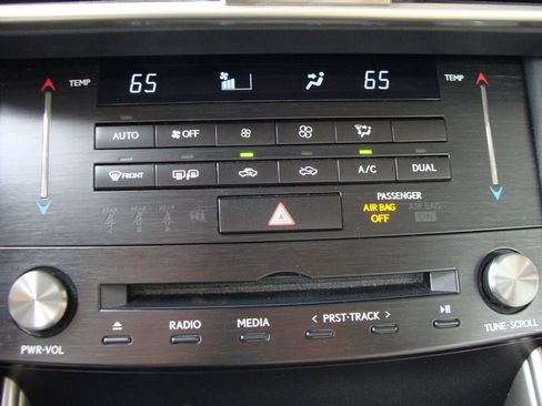 Used 2017 Lexus IS 300 AWD image 23