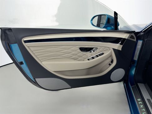 Used 2024 Bentley Continental GT image 15