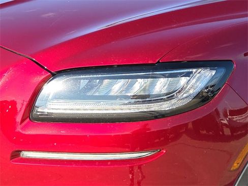Used 2019 Lincoln Nautilus Reserve image 4
