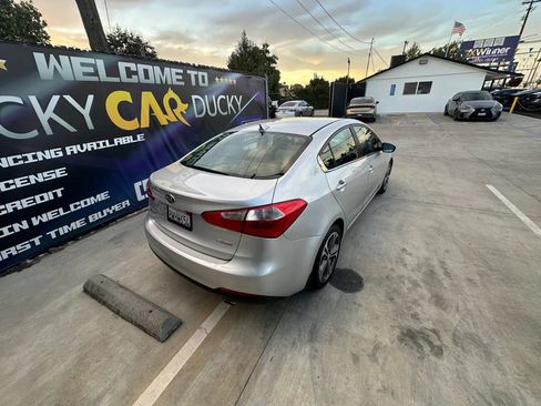 Used 2015 Kia Forte EX w/ UVO Package W/17" Alloys FWD image 8
